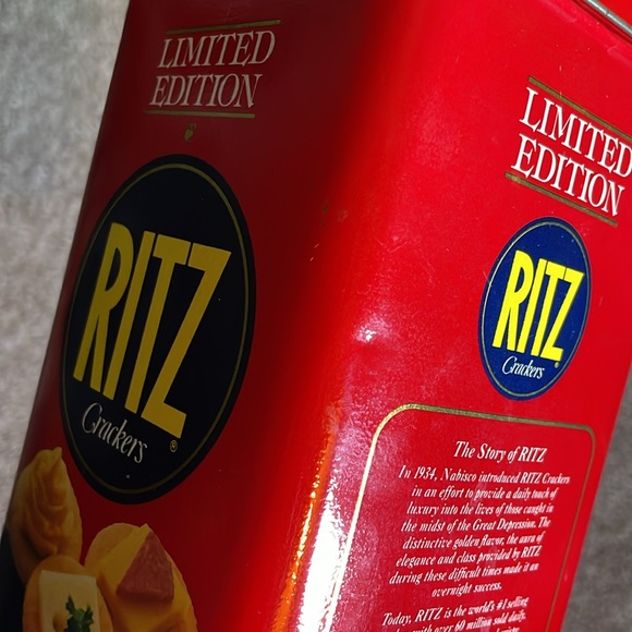 1987 Ritz Cracker Tin - Picture 13 of 13